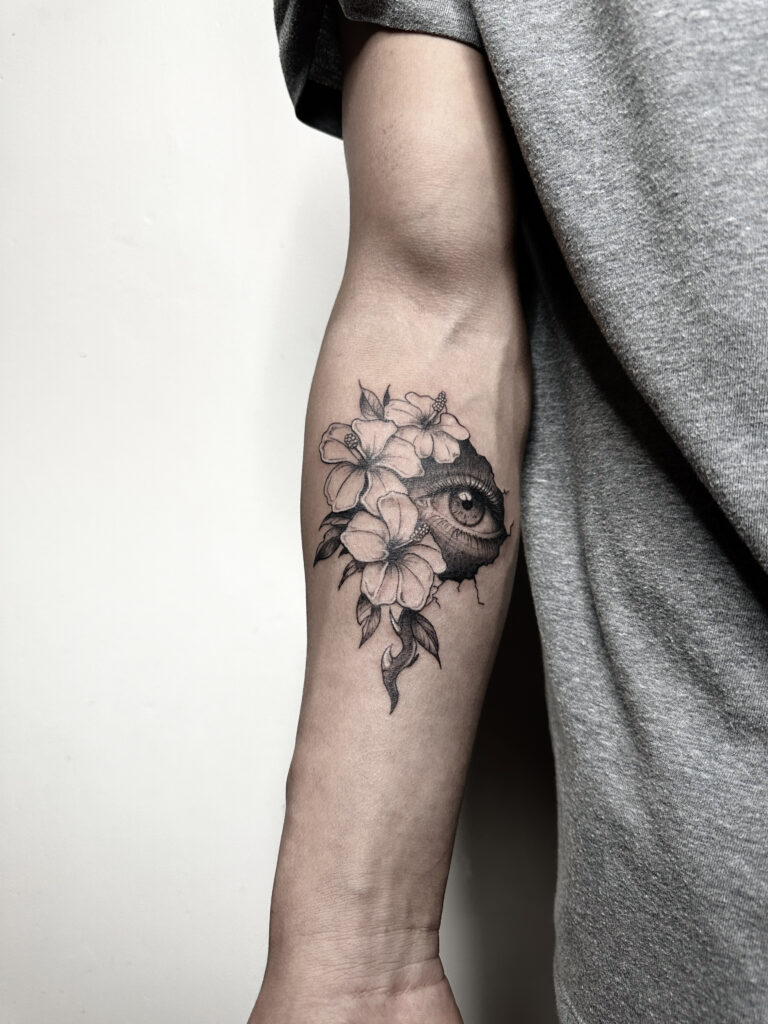 blackwork tattoo